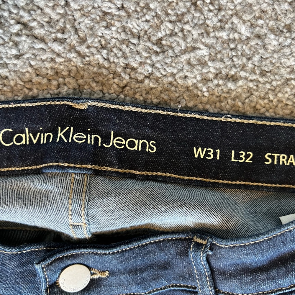 CALVIN KLEIN JEANS—DARK WASH ✨